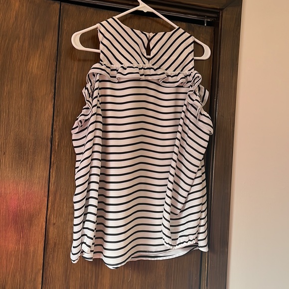 Cold shoulder striped top - Picture 3 of 7